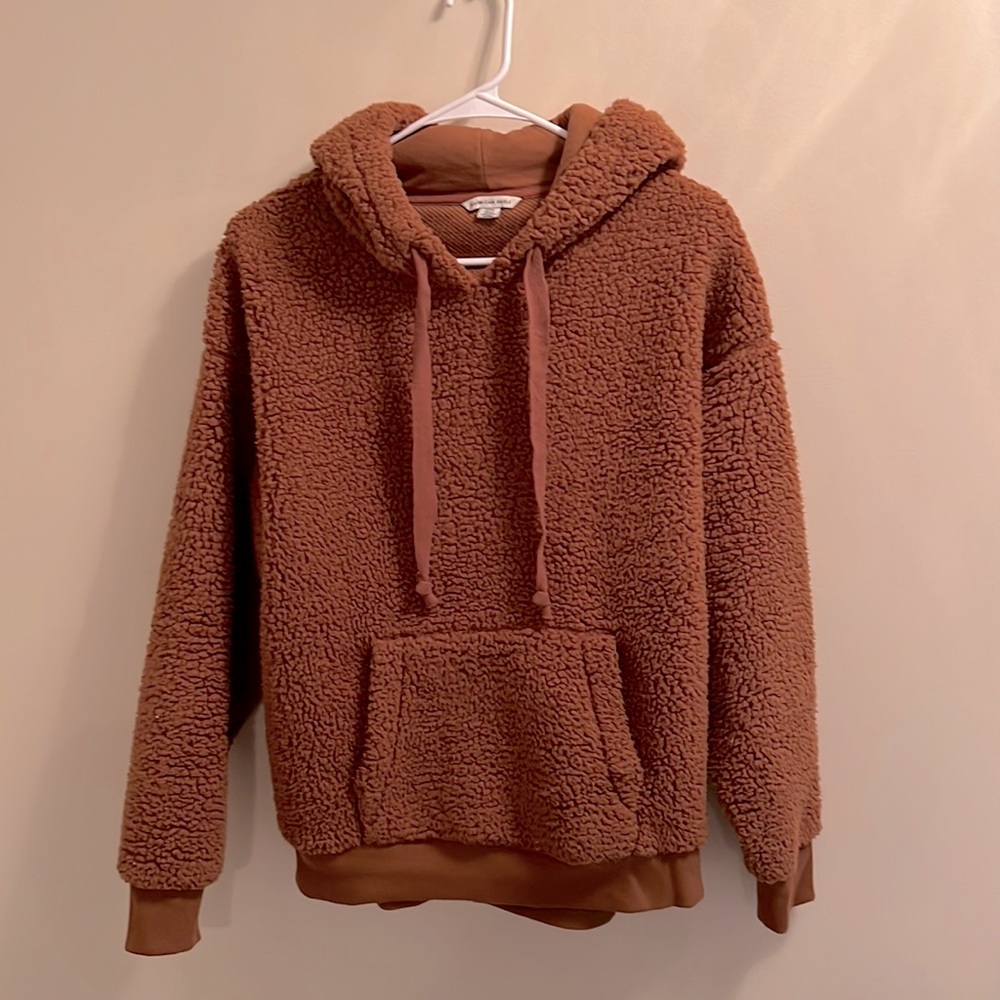 AE fuzzy teddy pullover